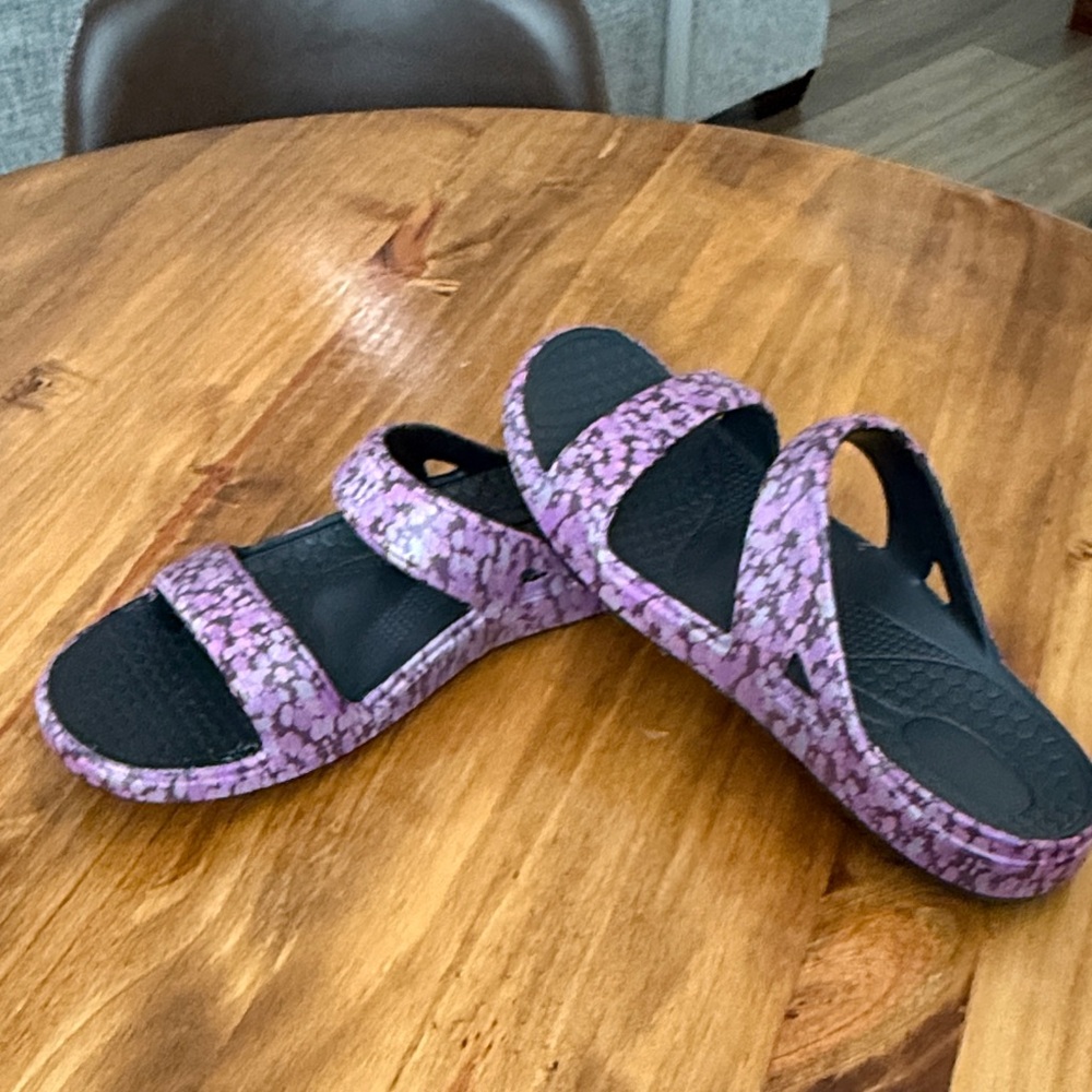 Spenco Purple Patterned Slide Sandals